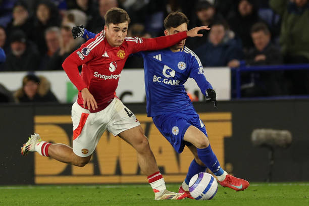 并在社交媒 并在社交媒